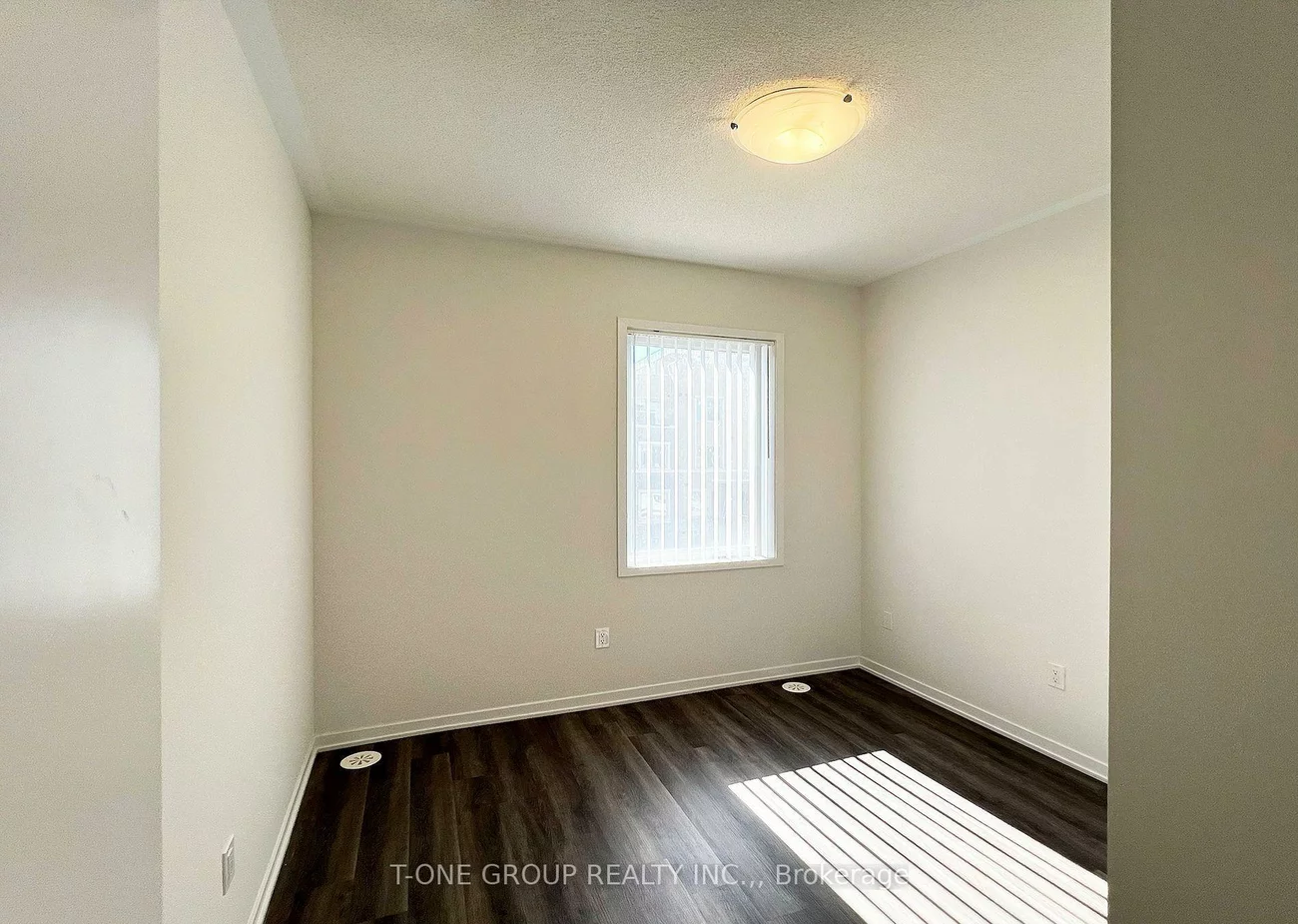 90, Honeycrisp, Vaughan Corporate Centre, Vaughan