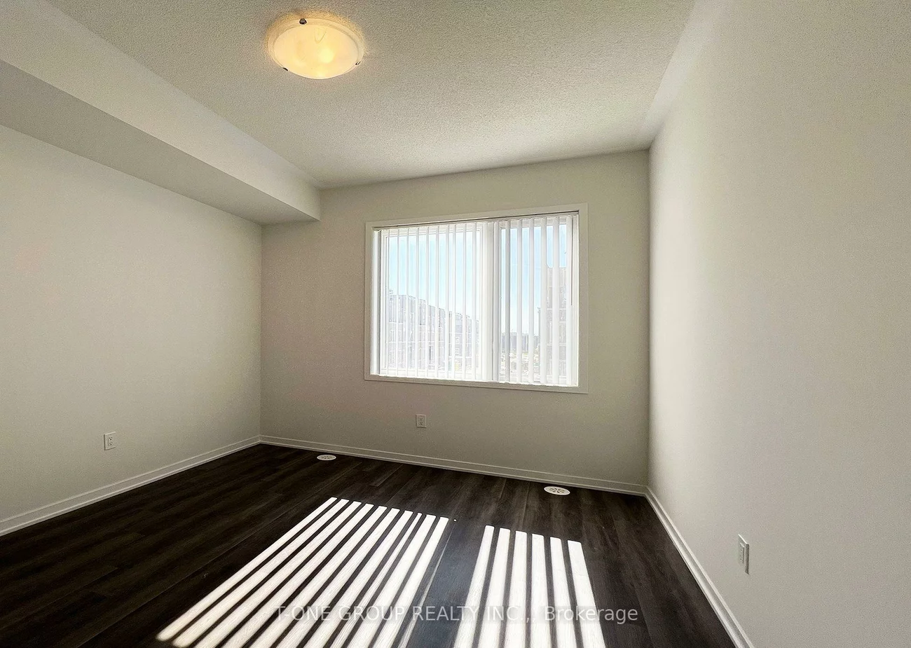 90, Honeycrisp, Vaughan Corporate Centre, Vaughan