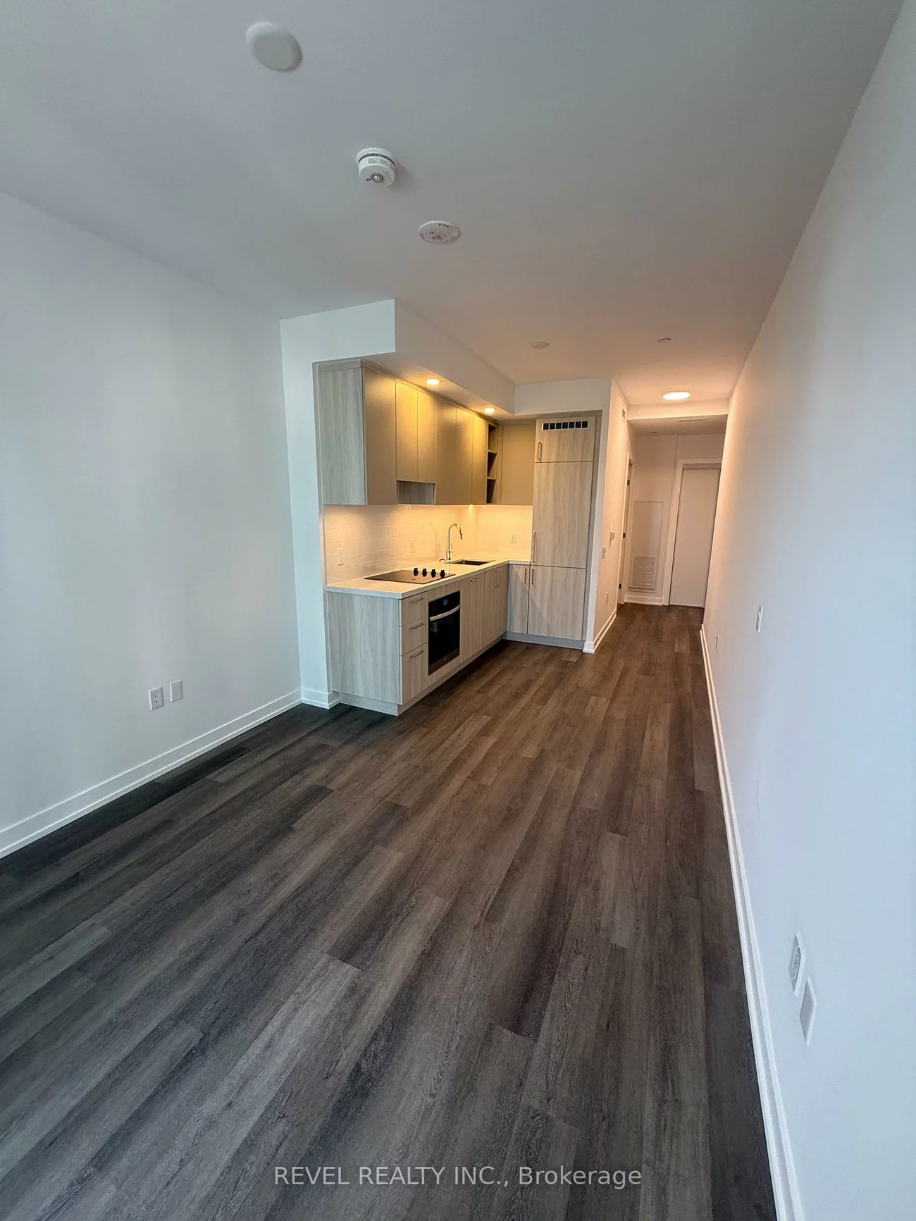 5, Meadowdale Rd, Vaughan Corporate Centre, Vaughan