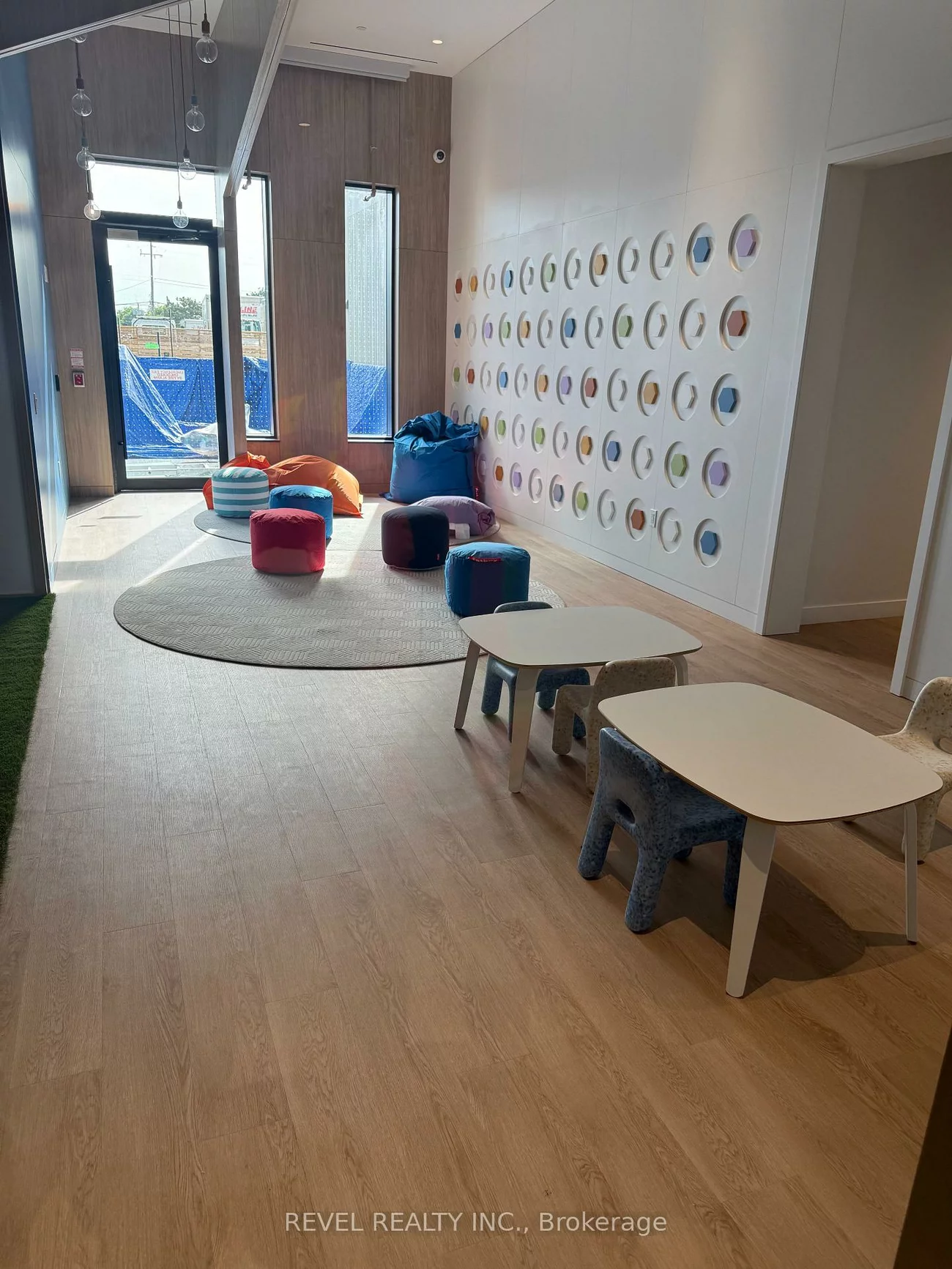 5, Meadowdale Rd, Vaughan Corporate Centre, Vaughan