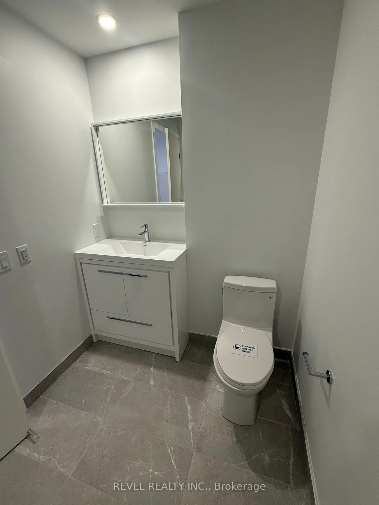 5, Meadowdale Rd, Vaughan Corporate Centre, Vaughan
