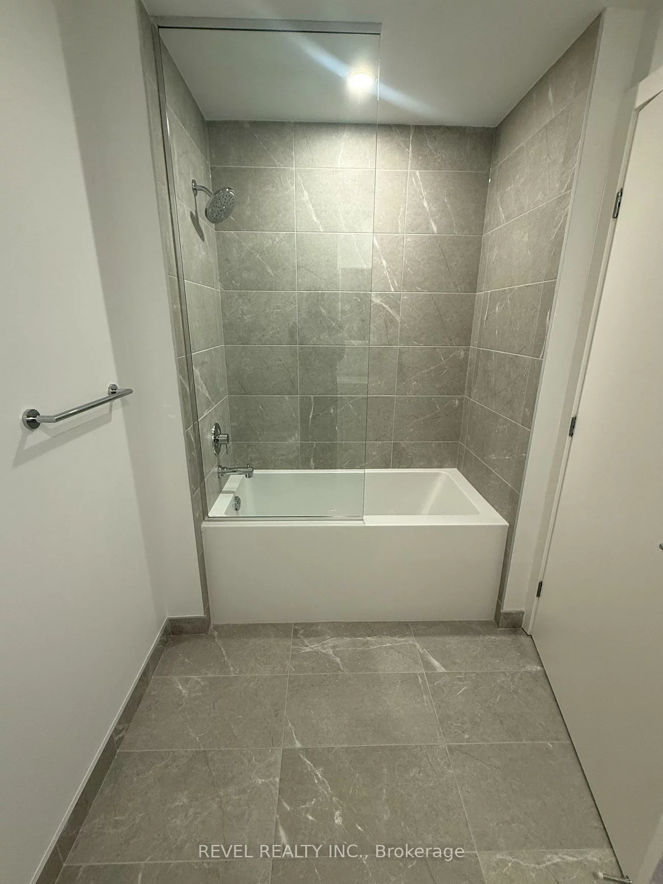 5, Meadowdale Rd, Vaughan Corporate Centre, Vaughan