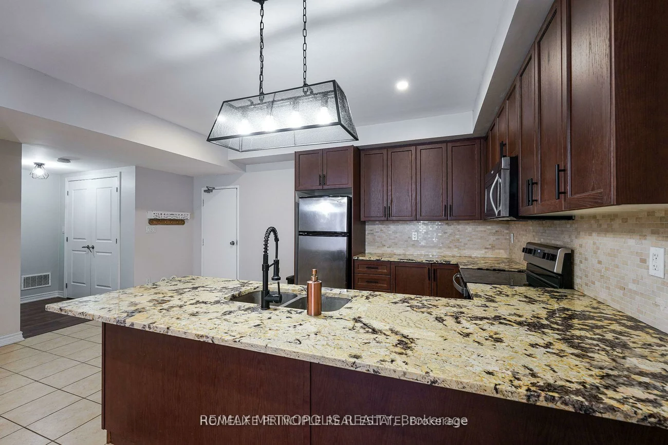 9621, Jane, Maple, Vaughan