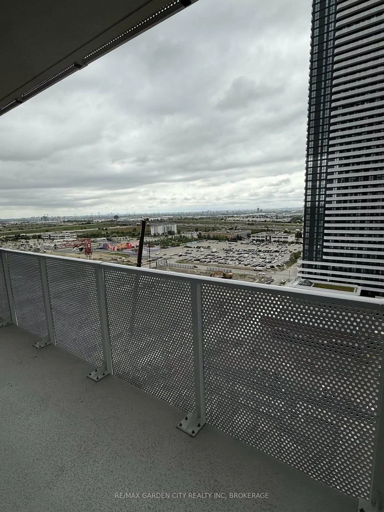 28, Interchange, Vaughan Corporate Centre, Vaughan