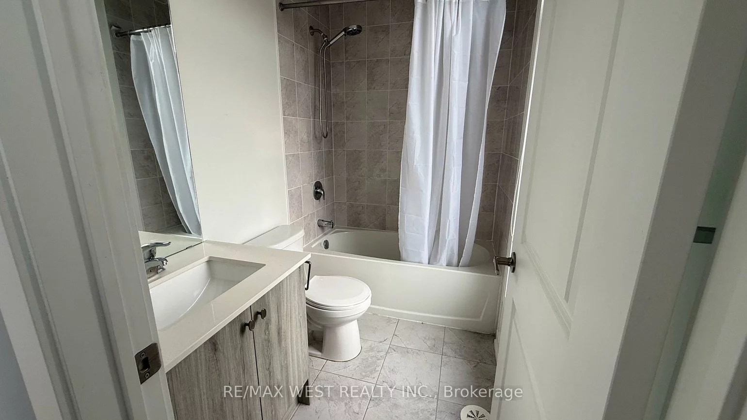 2, Lochlin, Vaughan Grove, Vaughan