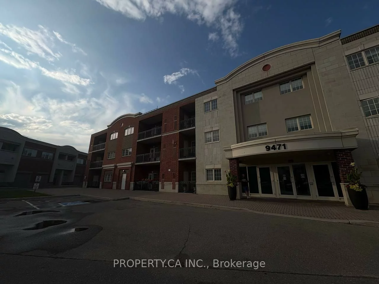 9471, Jane, East Woodbridge, Vaughan