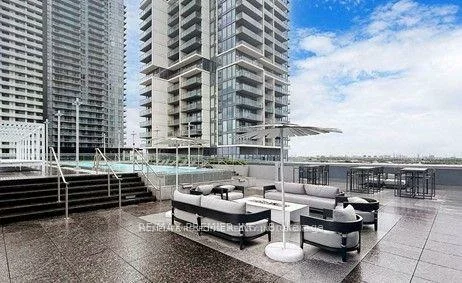 1000, Portage, Vaughan Corporate Centre, Vaughan
