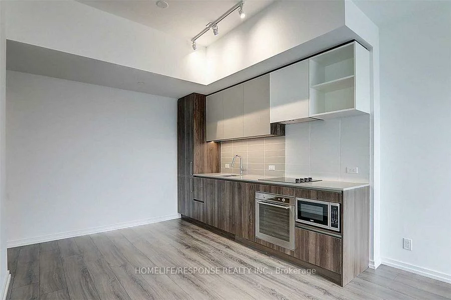 1000, Portage, Vaughan Corporate Centre, Vaughan