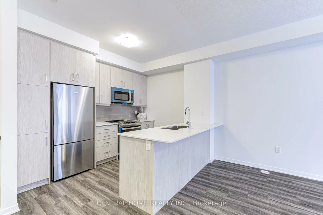 130, Honeycrisp, Vaughan Corporate Centre, Vaughan