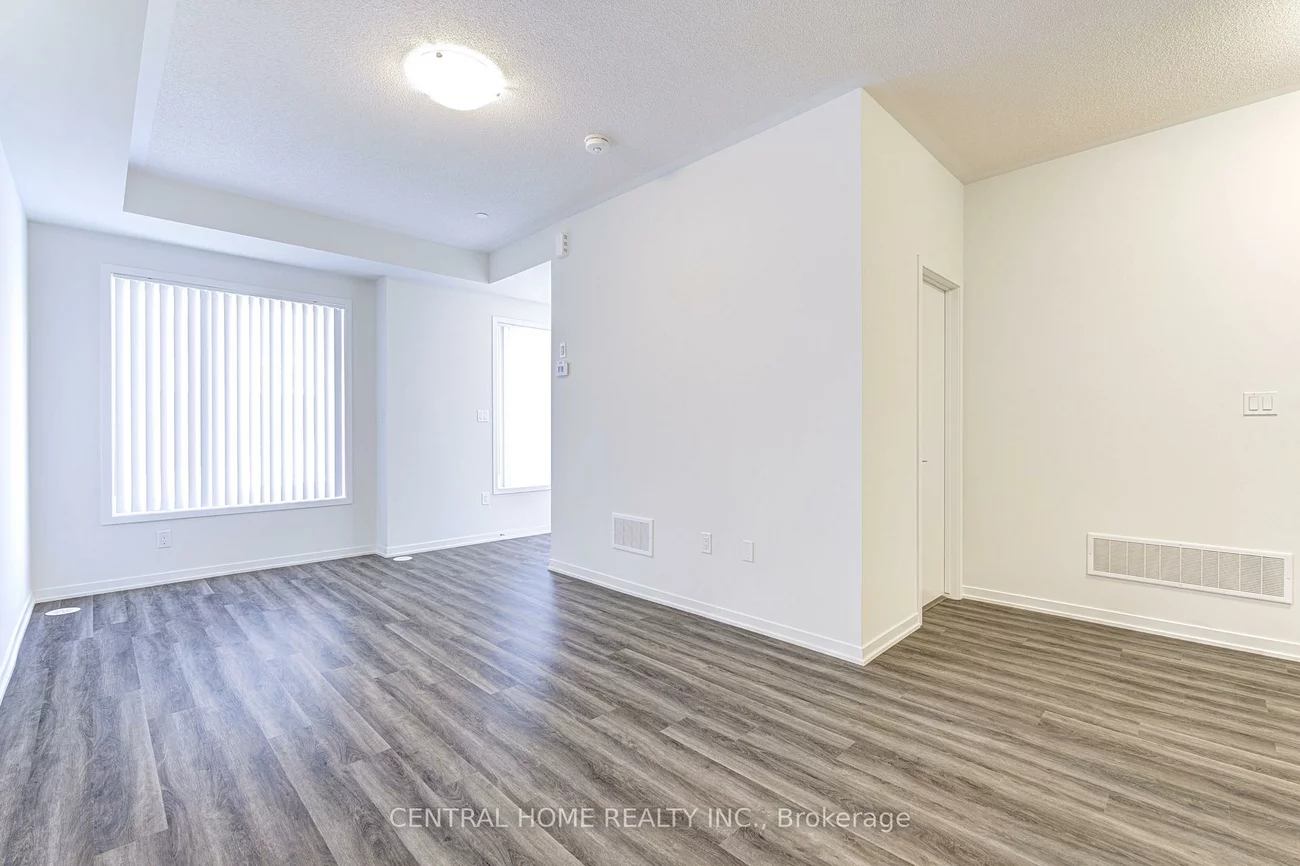 130, Honeycrisp, Vaughan Corporate Centre, Vaughan