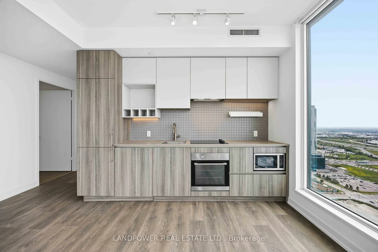 898, Portage, Vaughan Corporate Centre, Vaughan
