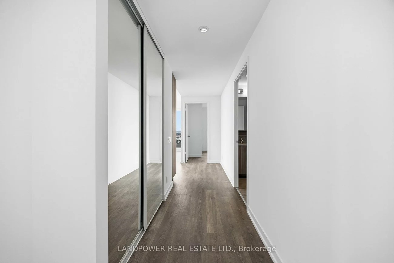 898, Portage, Vaughan Corporate Centre, Vaughan