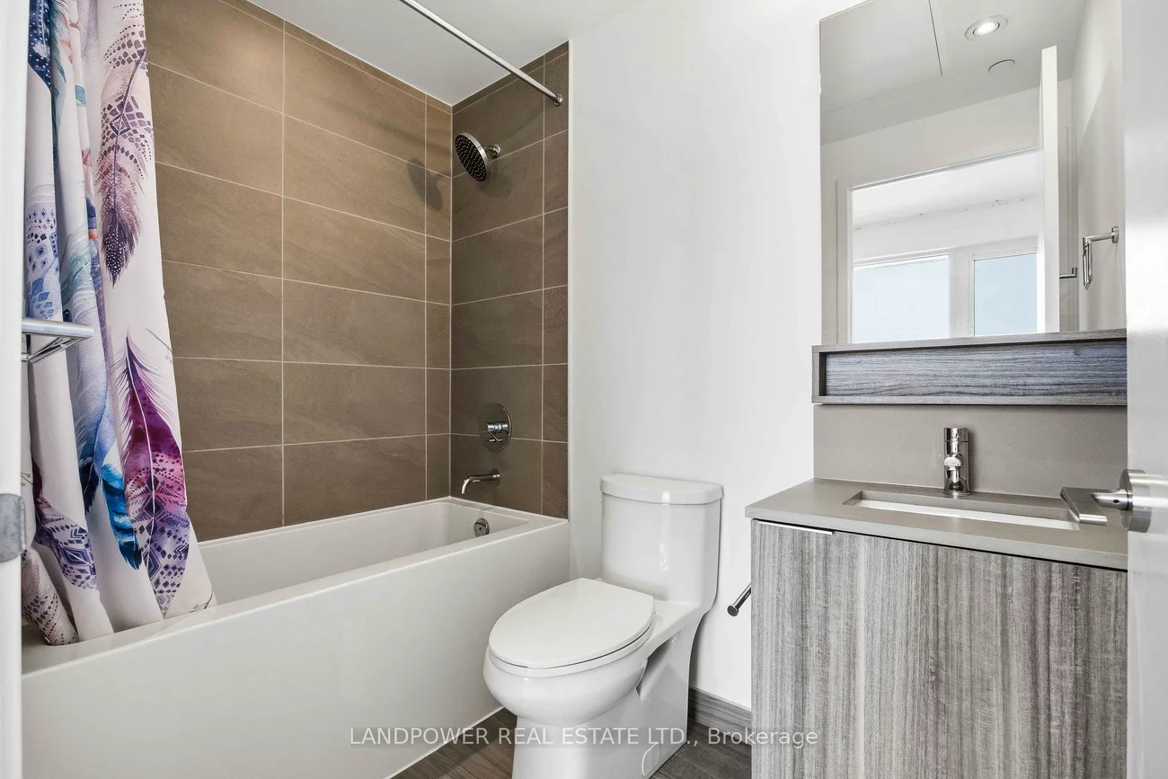 898, Portage, Vaughan Corporate Centre, Vaughan