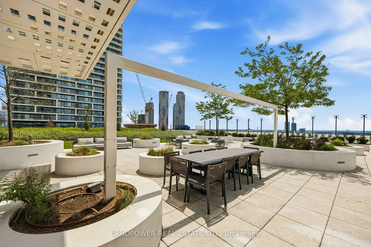 898, Portage, Vaughan Corporate Centre, Vaughan