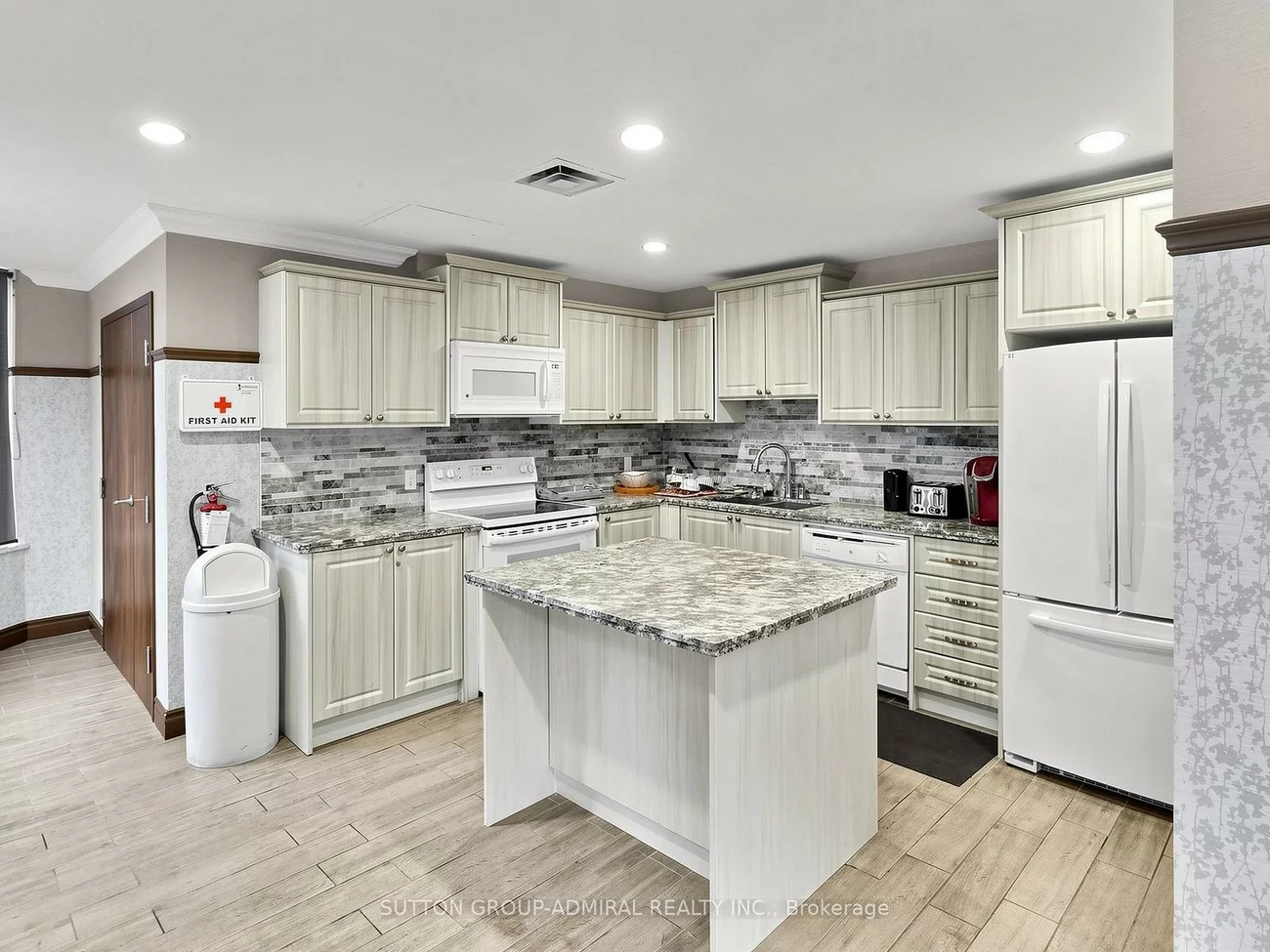 7460, Bathurst, Brownridge, Vaughan