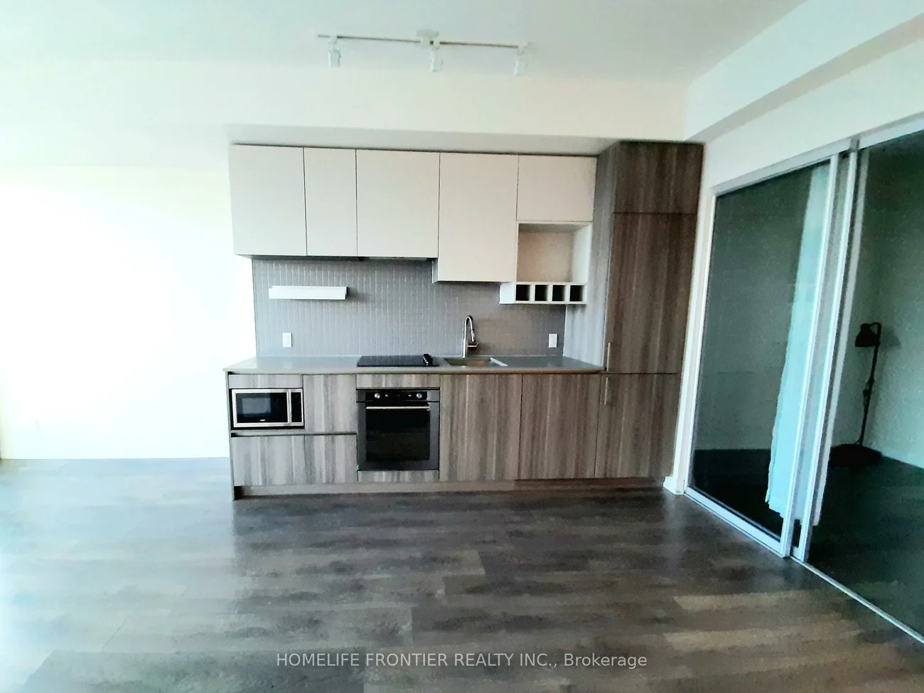 898, Portage, Vaughan Corporate Centre, Vaughan