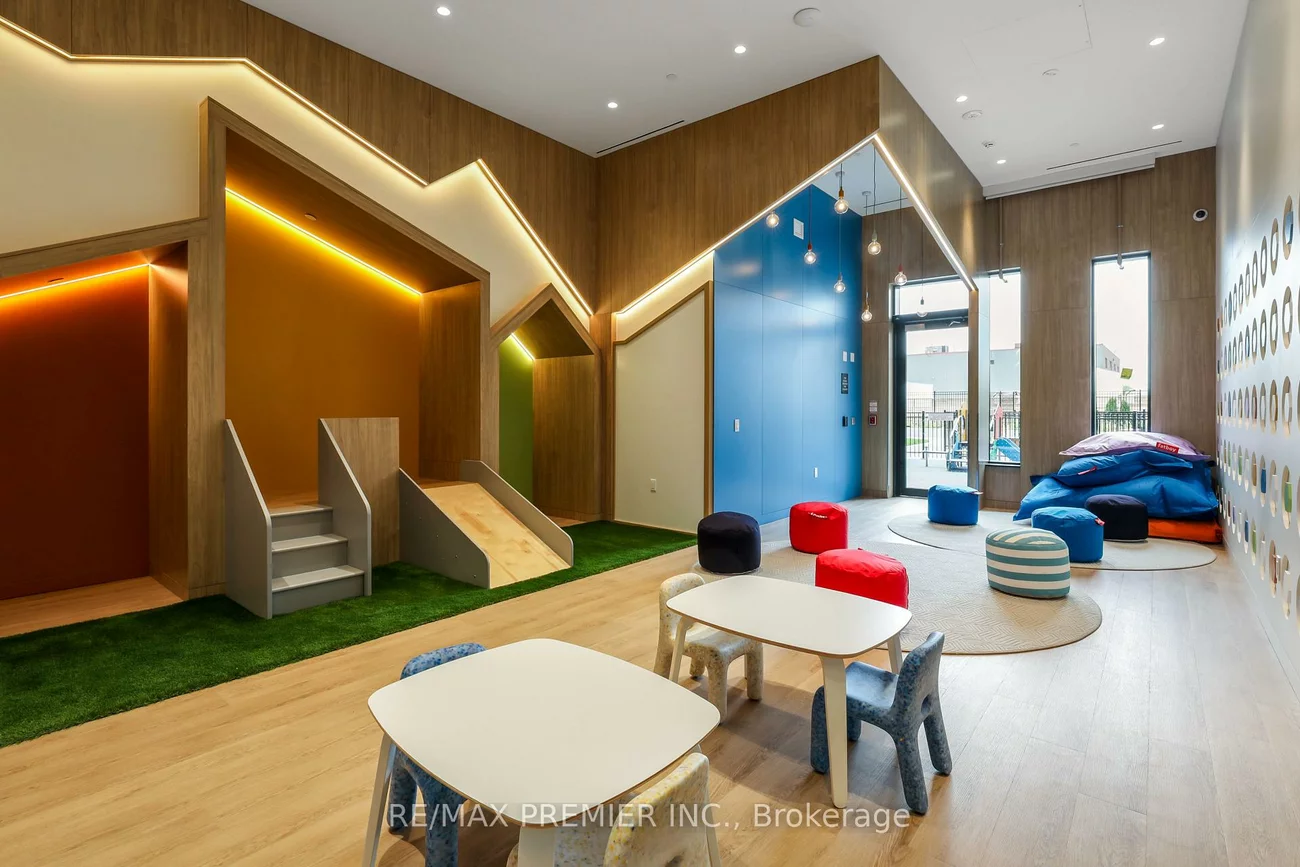 5, Meadowdale, Vaughan Corporate Centre, Vaughan