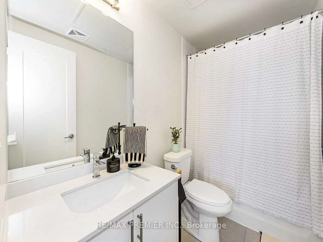 8960, Jane, Concord, Vaughan
