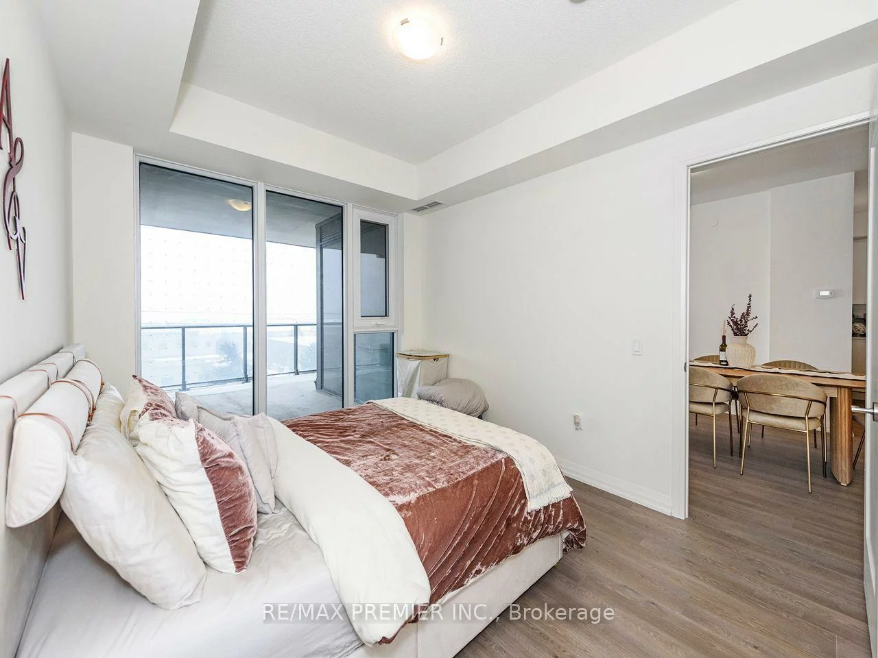 8960, Jane, Concord, Vaughan