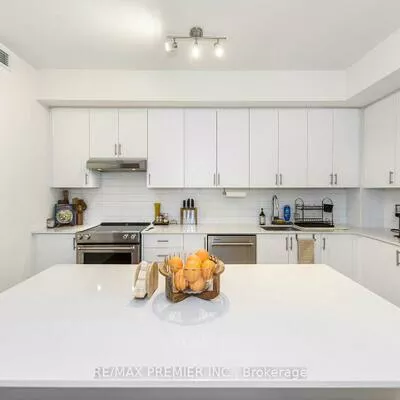 8960, Jane, Concord, Vaughan
