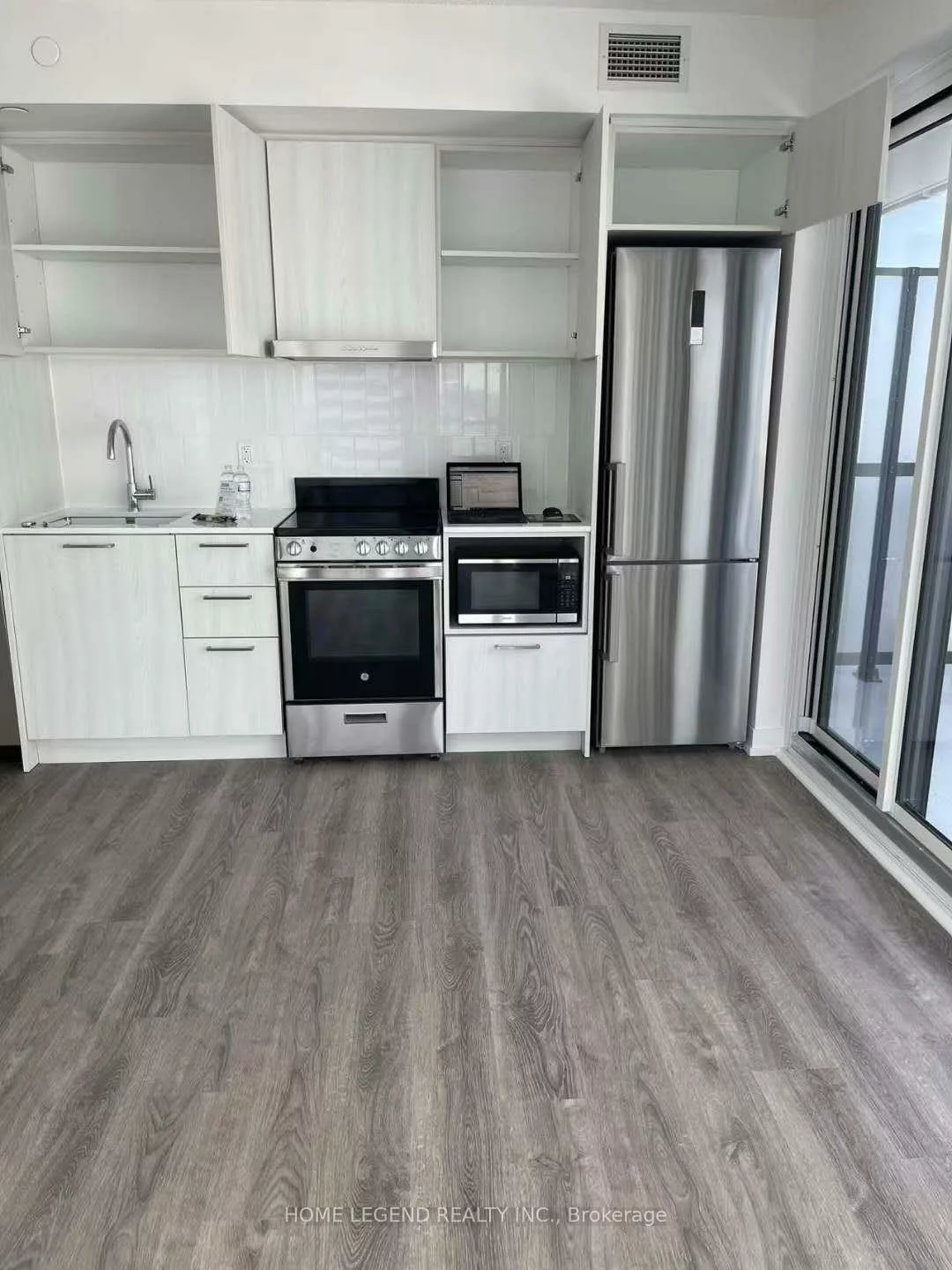 195, Commerce, Vaughan Corporate Centre, Vaughan