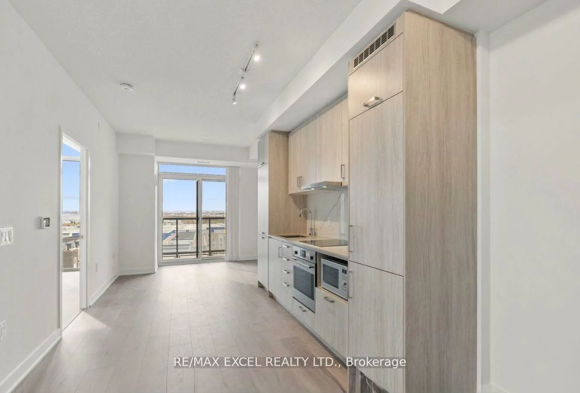 60, Honeycrisp, Vaughan Corporate Centre, Vaughan