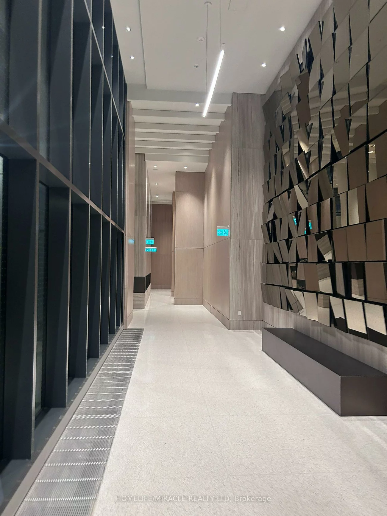 225, Commerce, Vaughan Corporate Centre, Vaughan