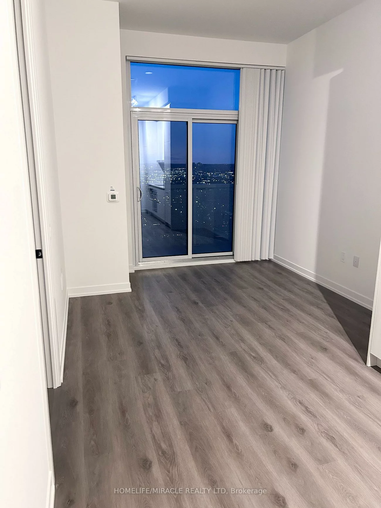 225, Commerce, Vaughan Corporate Centre, Vaughan
