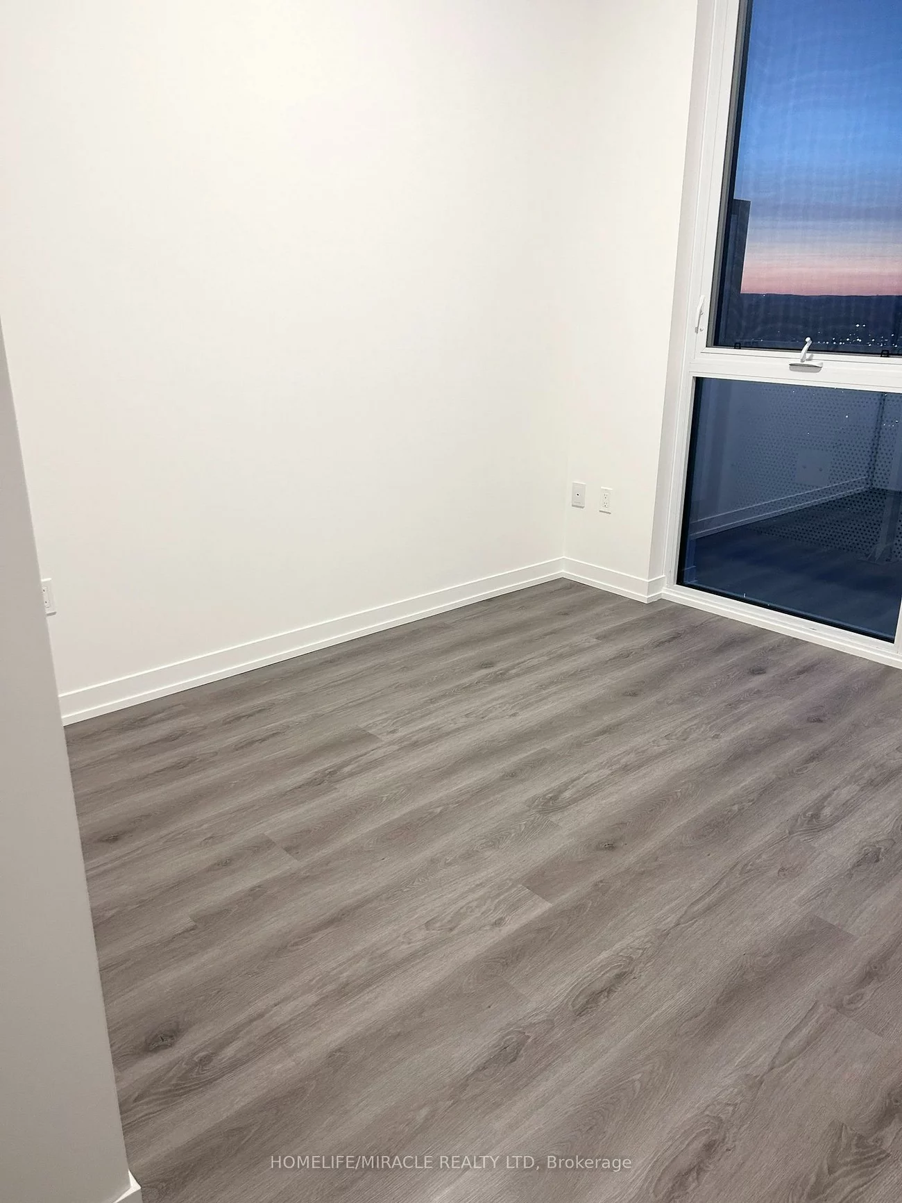 225, Commerce, Vaughan Corporate Centre, Vaughan
