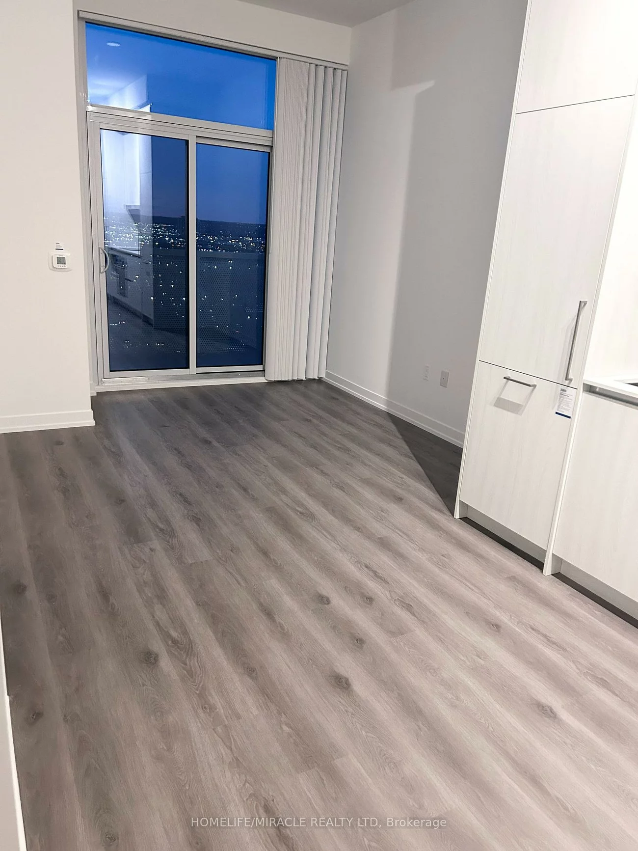 225, Commerce, Vaughan Corporate Centre, Vaughan
