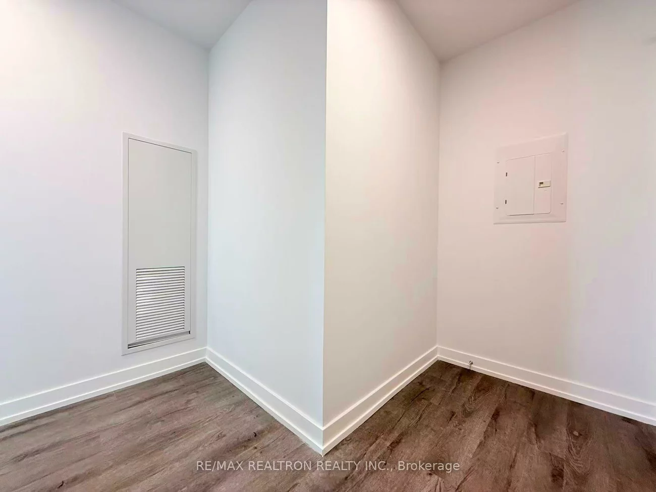 21, Meadowdale, Vaughan Corporate Centre, Vaughan