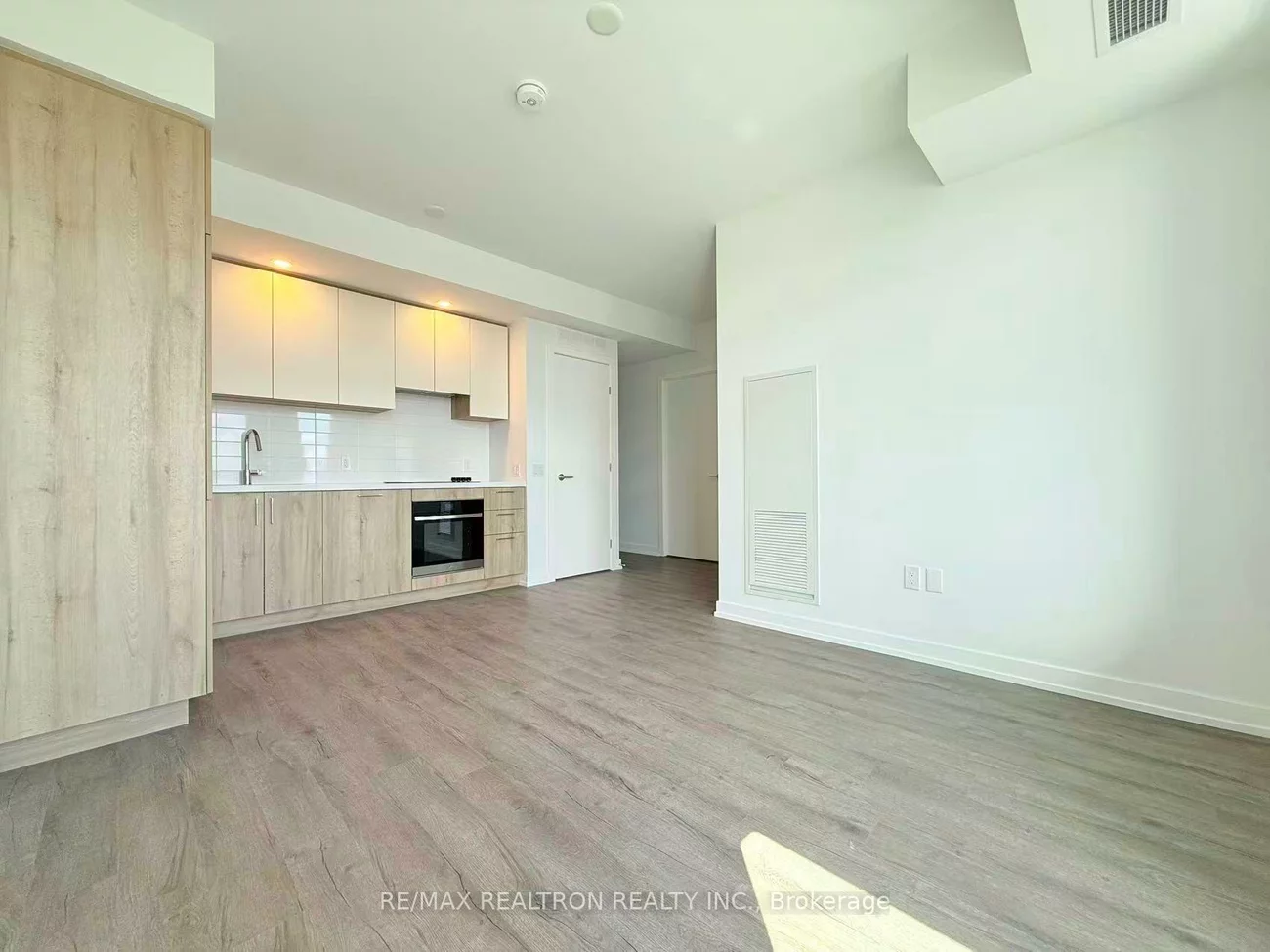 21, Meadowdale, Vaughan Corporate Centre, Vaughan