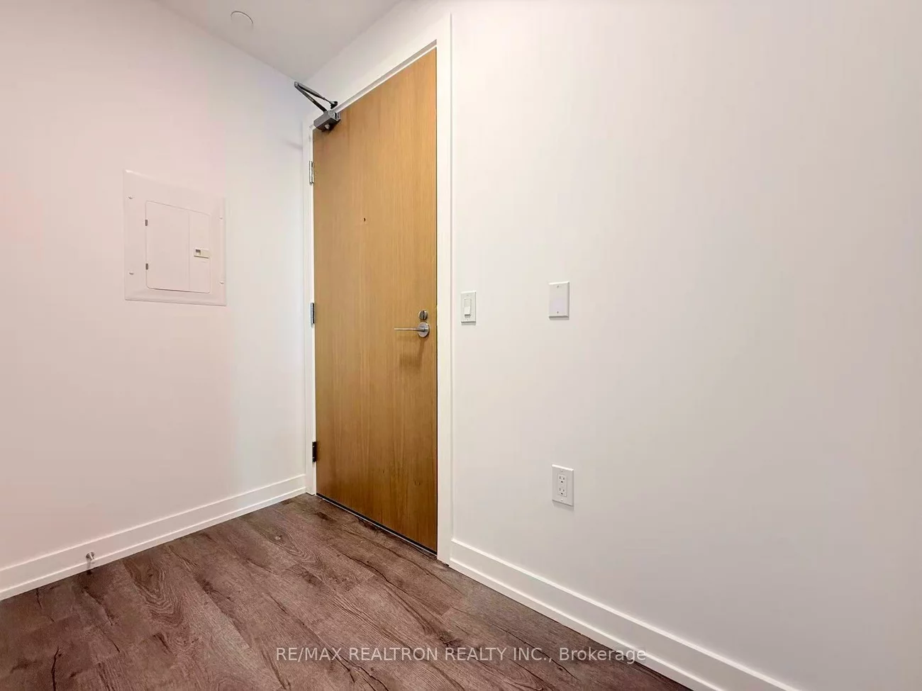 21, Meadowdale, Vaughan Corporate Centre, Vaughan