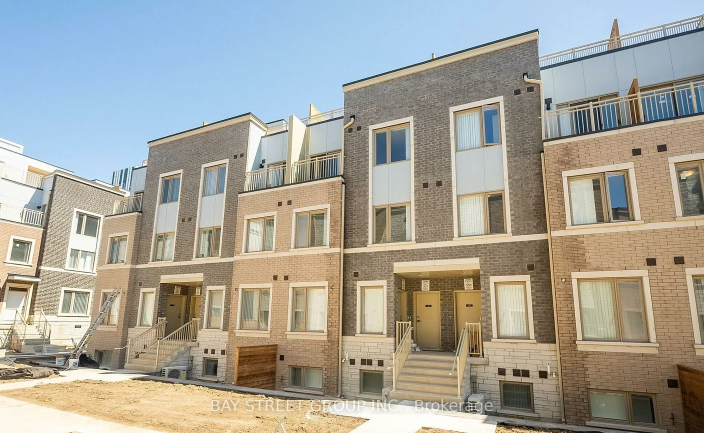 151, Honey Crisp, Vaughan Corporate Centre, Vaughan