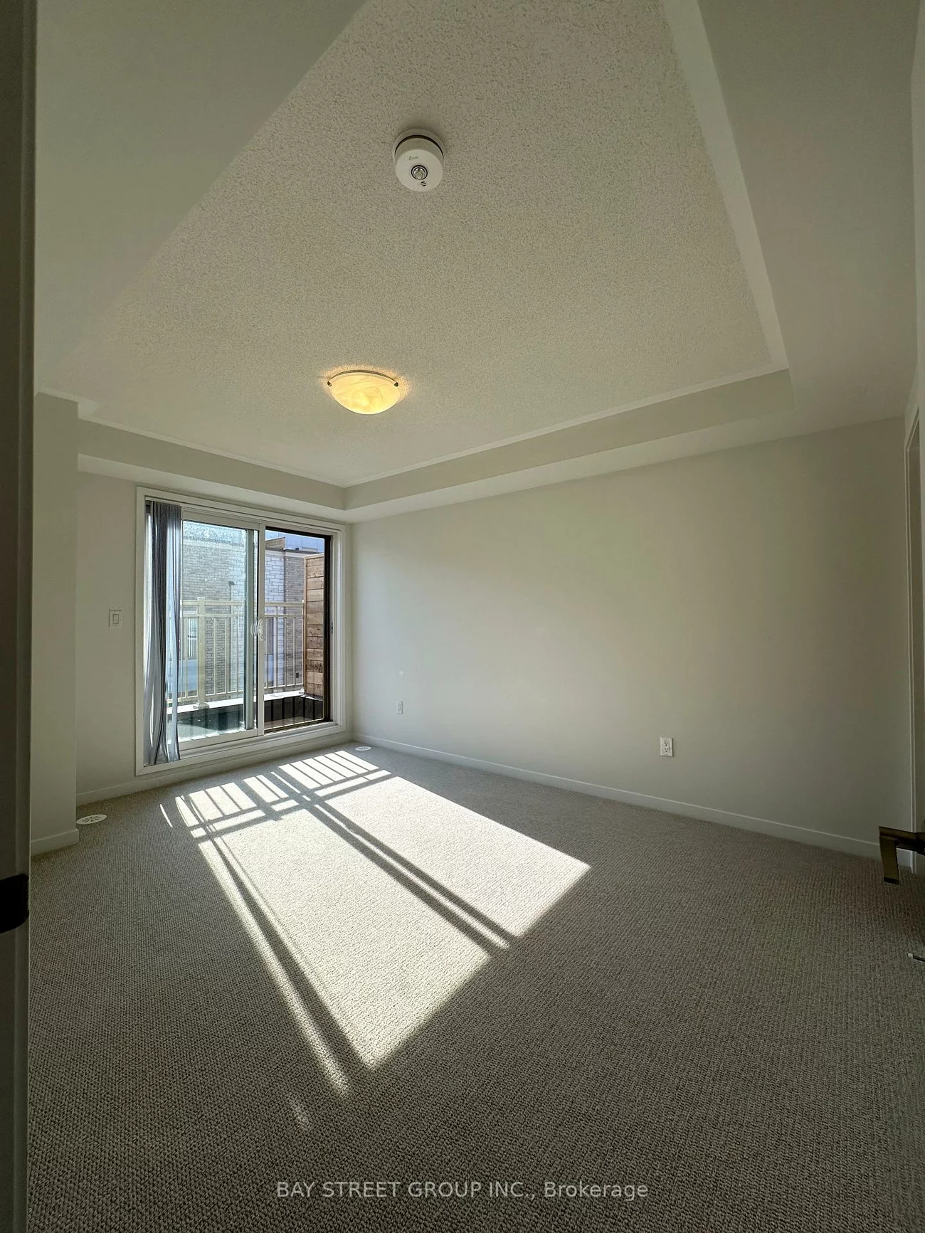 151, Honey Crisp, Vaughan Corporate Centre, Vaughan