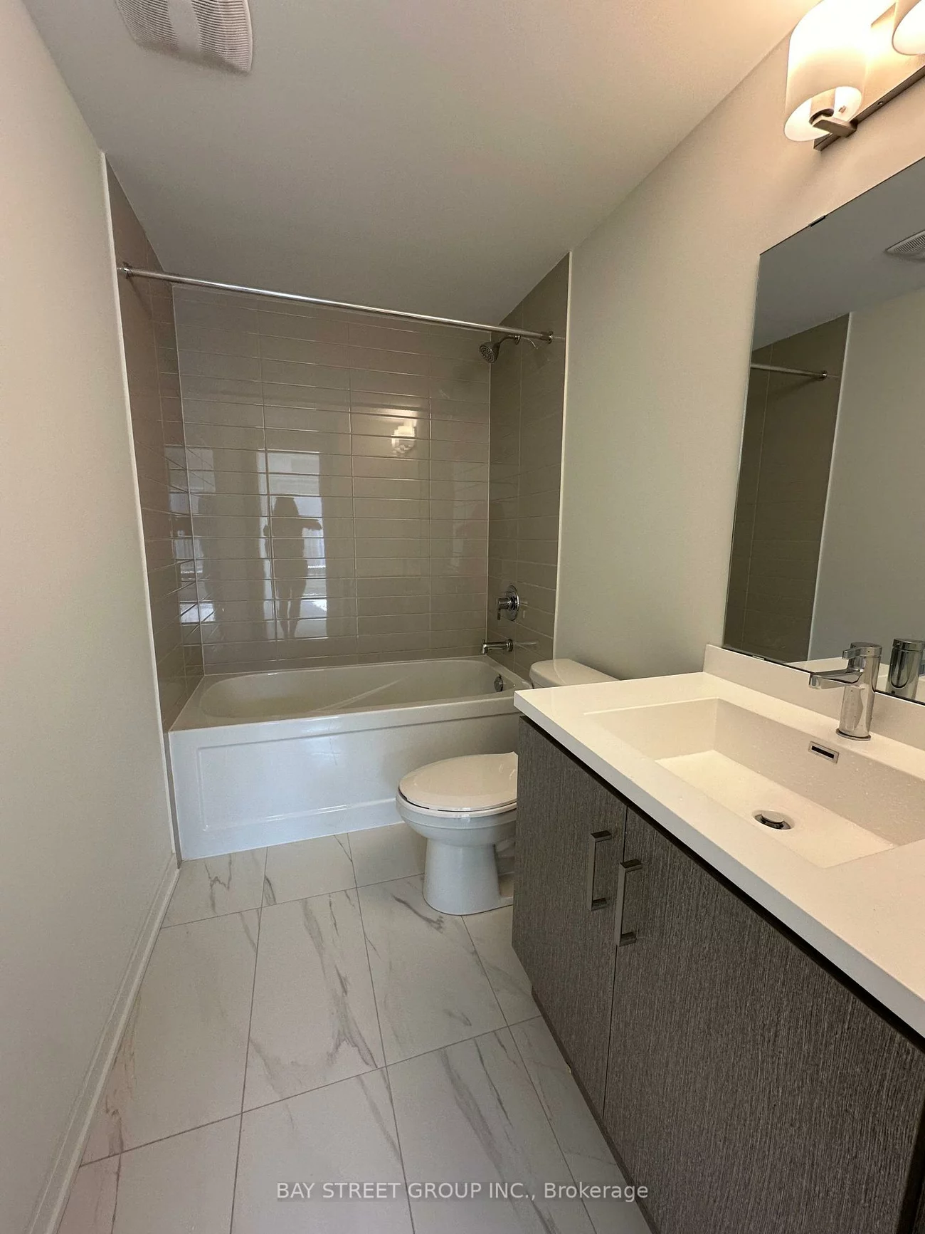 151, Honey Crisp, Vaughan Corporate Centre, Vaughan