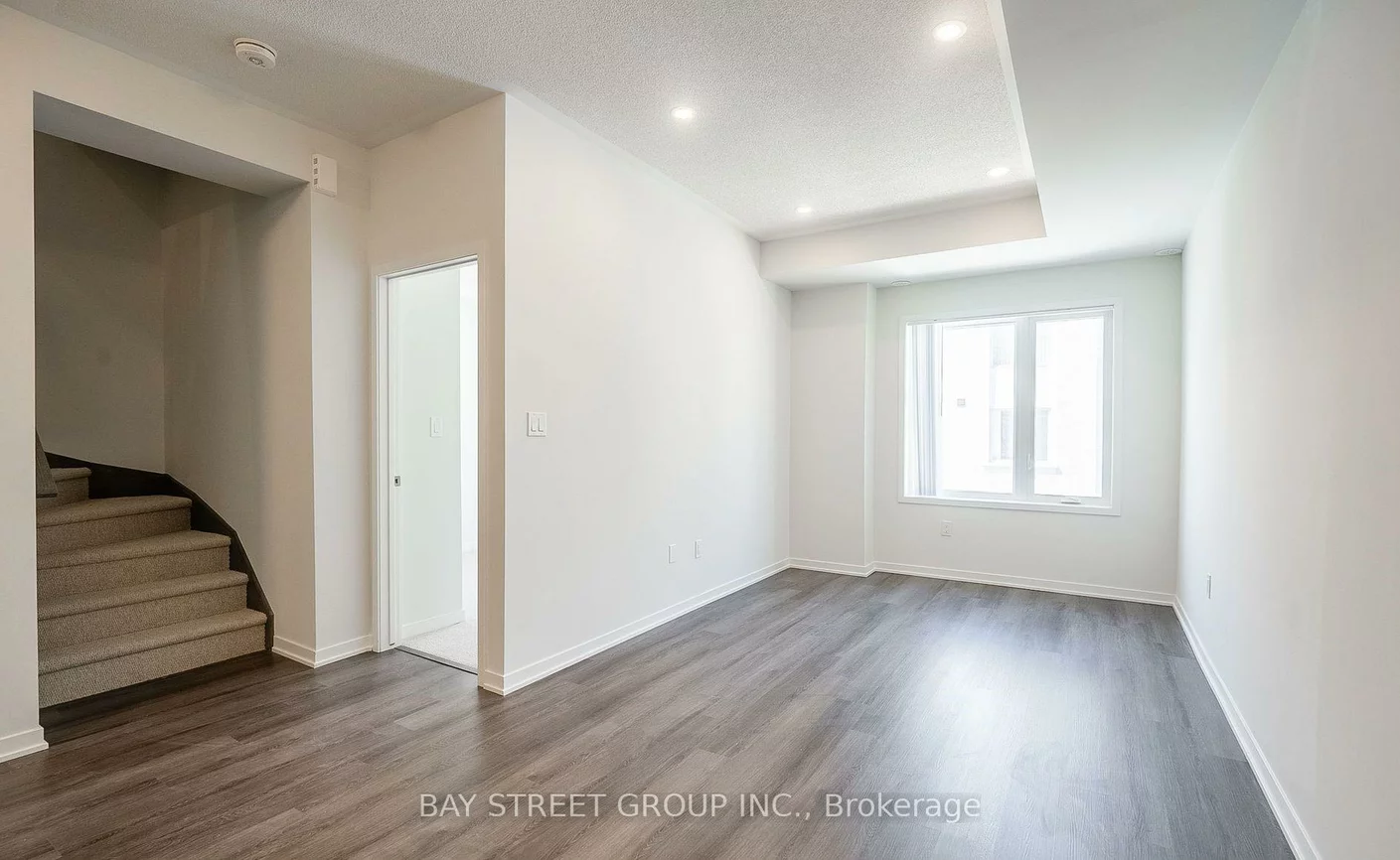 151, Honey Crisp, Vaughan Corporate Centre, Vaughan