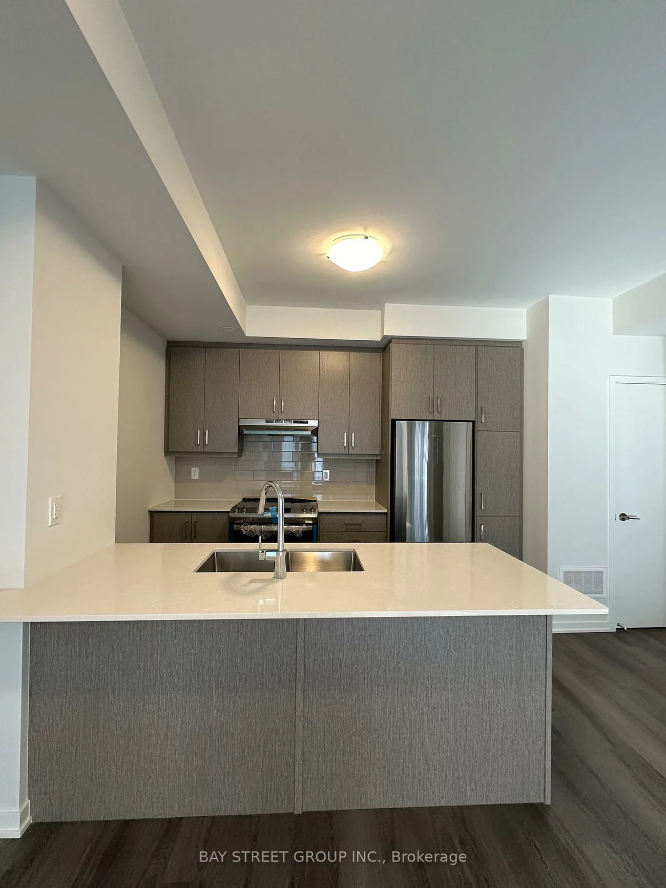 151, Honey Crisp, Vaughan Corporate Centre, Vaughan