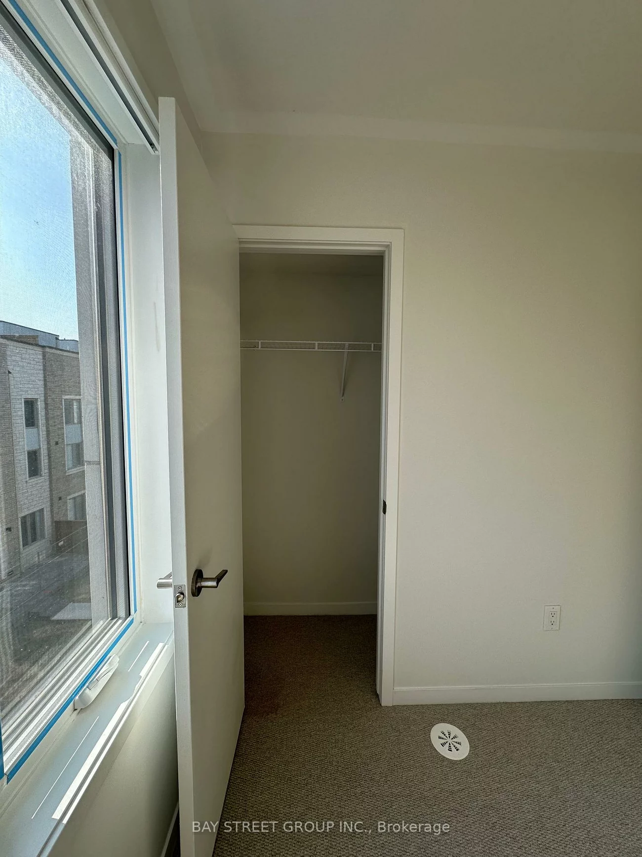 151, Honey Crisp, Vaughan Corporate Centre, Vaughan