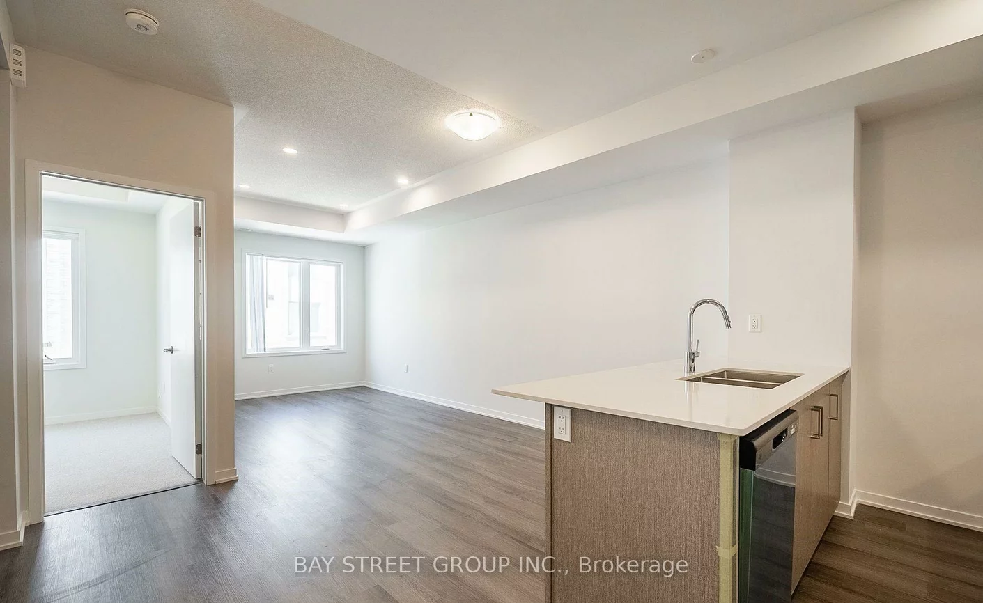 151, Honey Crisp, Vaughan Corporate Centre, Vaughan