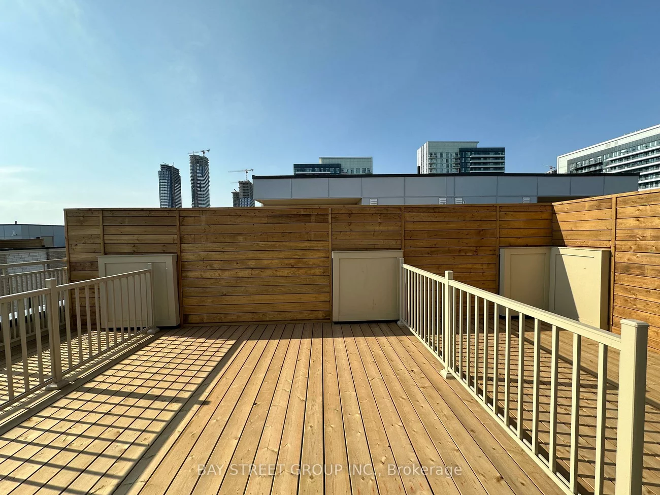 151, Honey Crisp, Vaughan Corporate Centre, Vaughan