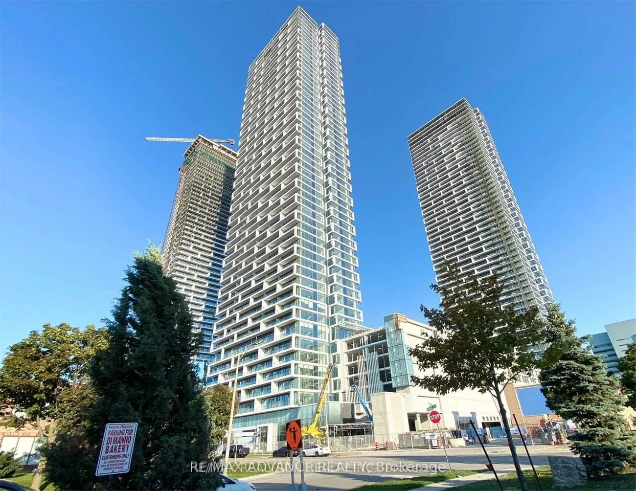 898, Portage, Vaughan Corporate Centre, Vaughan