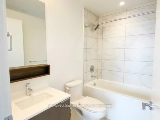898, Portage, Vaughan Corporate Centre, Vaughan