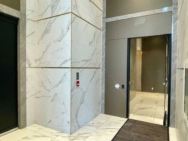 898, Portage, Vaughan Corporate Centre, Vaughan