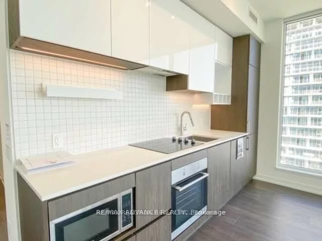 898, Portage, Vaughan Corporate Centre, Vaughan