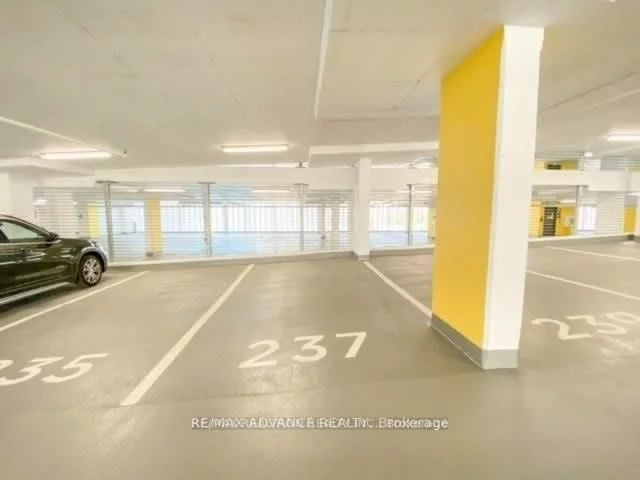 898, Portage, Vaughan Corporate Centre, Vaughan