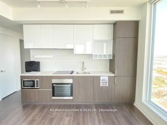898, Portage, Vaughan Corporate Centre, Vaughan