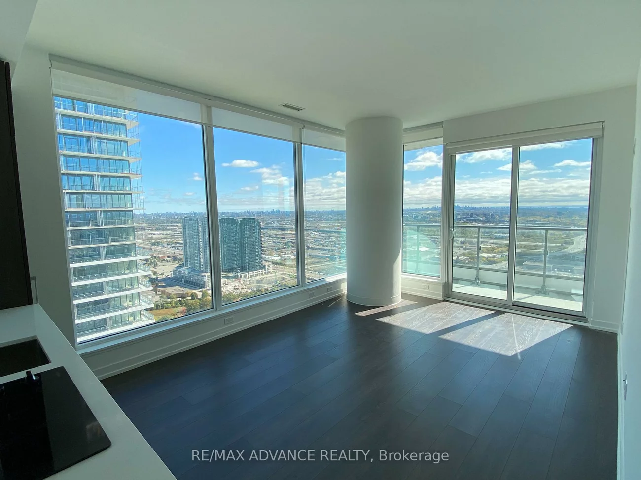 898, Portage, Vaughan Corporate Centre, Vaughan