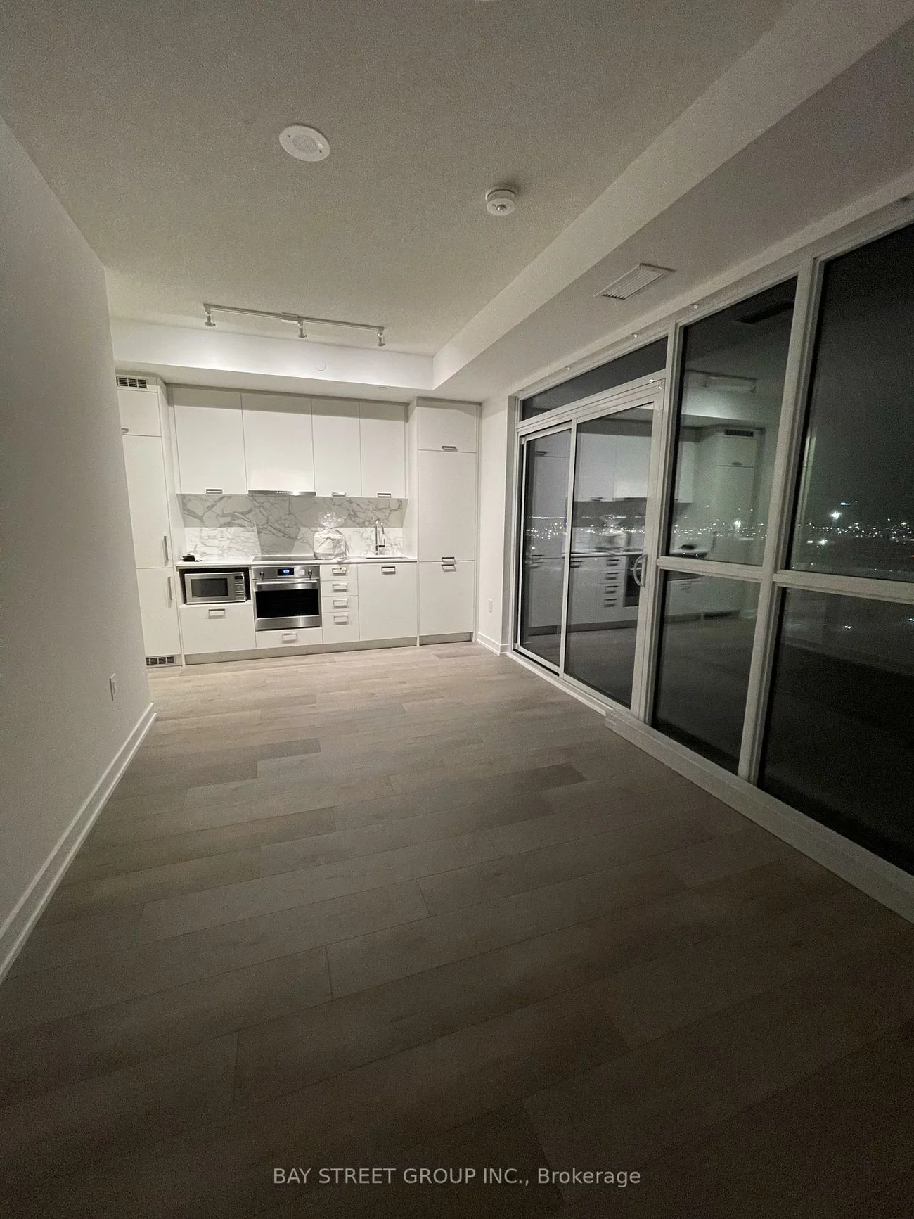 10, Honeycrisp, Vaughan Corporate Centre, Vaughan