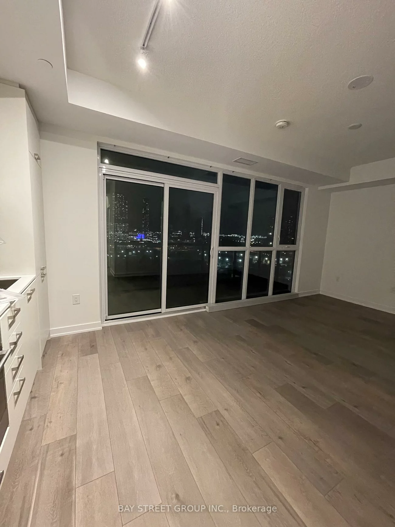 10, Honeycrisp, Vaughan Corporate Centre, Vaughan